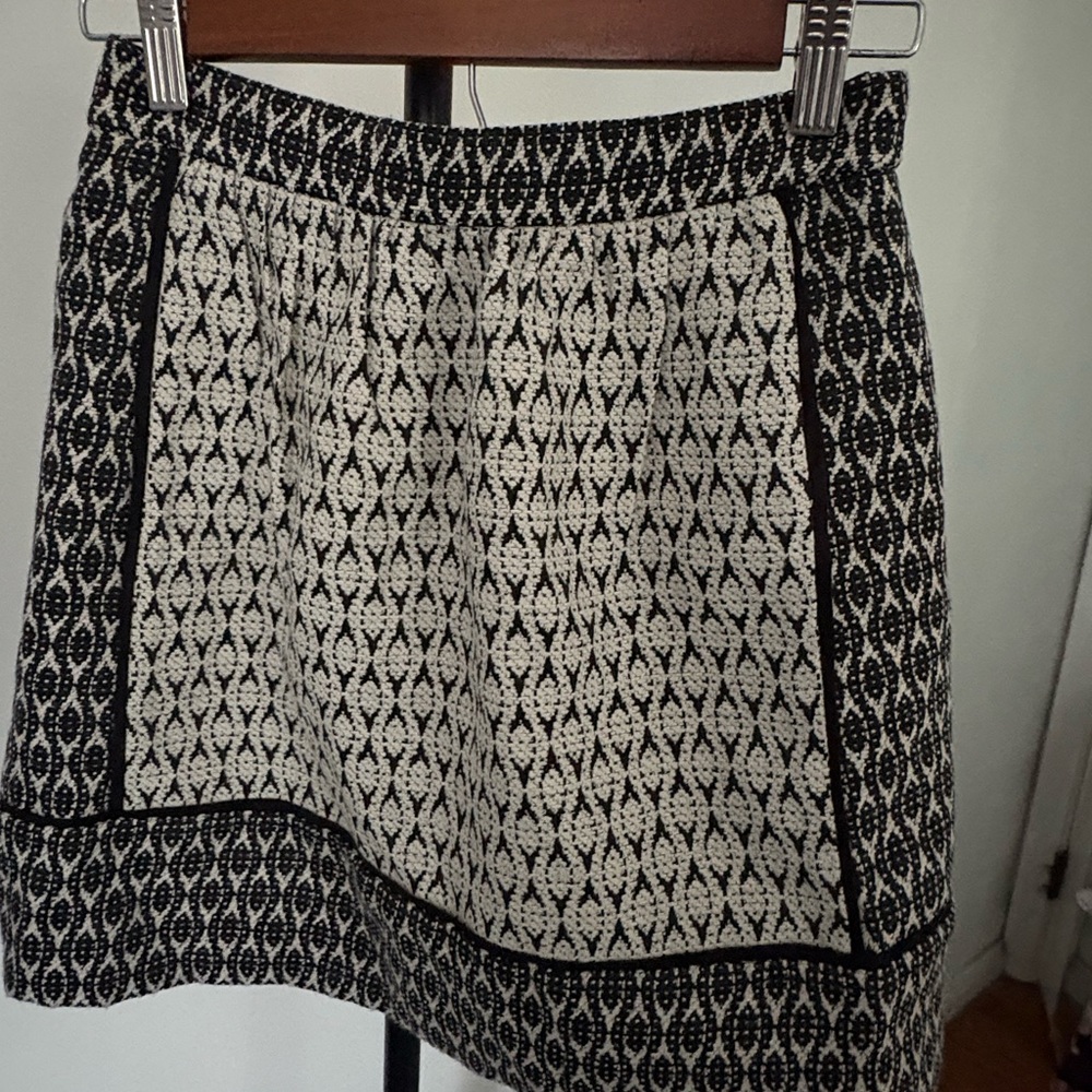 Elegant Black and White Patterned Women's Skirt